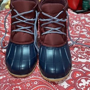 BRAND NEW DUCK BOOTS!!